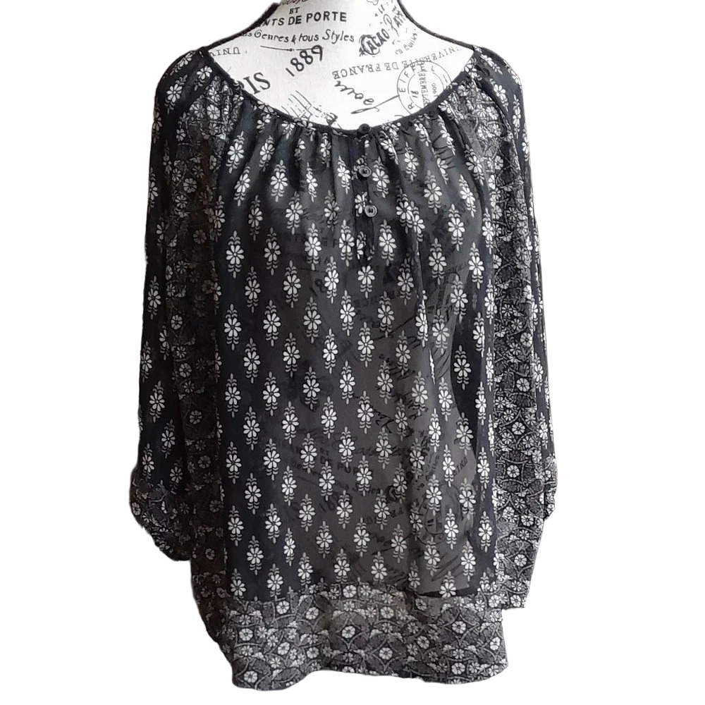 Elle Black and White Flowered Blouse